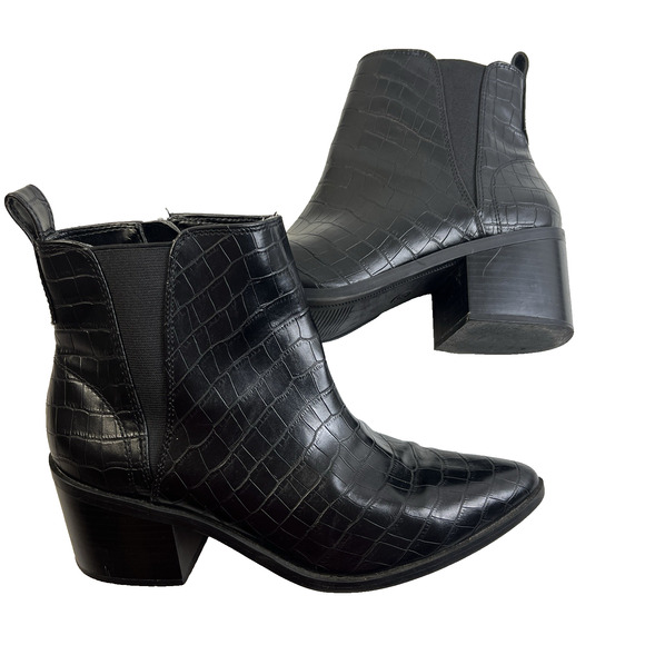 Black Ankle Booties Women 8 Faux Leather Side Zip Stretch Work Dark Academia - Picture 1 of 11